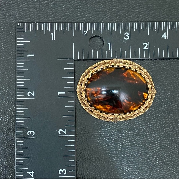 Vintage Baltic Amber Oval Cabochon Ornate Gold-tone Brooch 31.3g - Picture 6 of 12